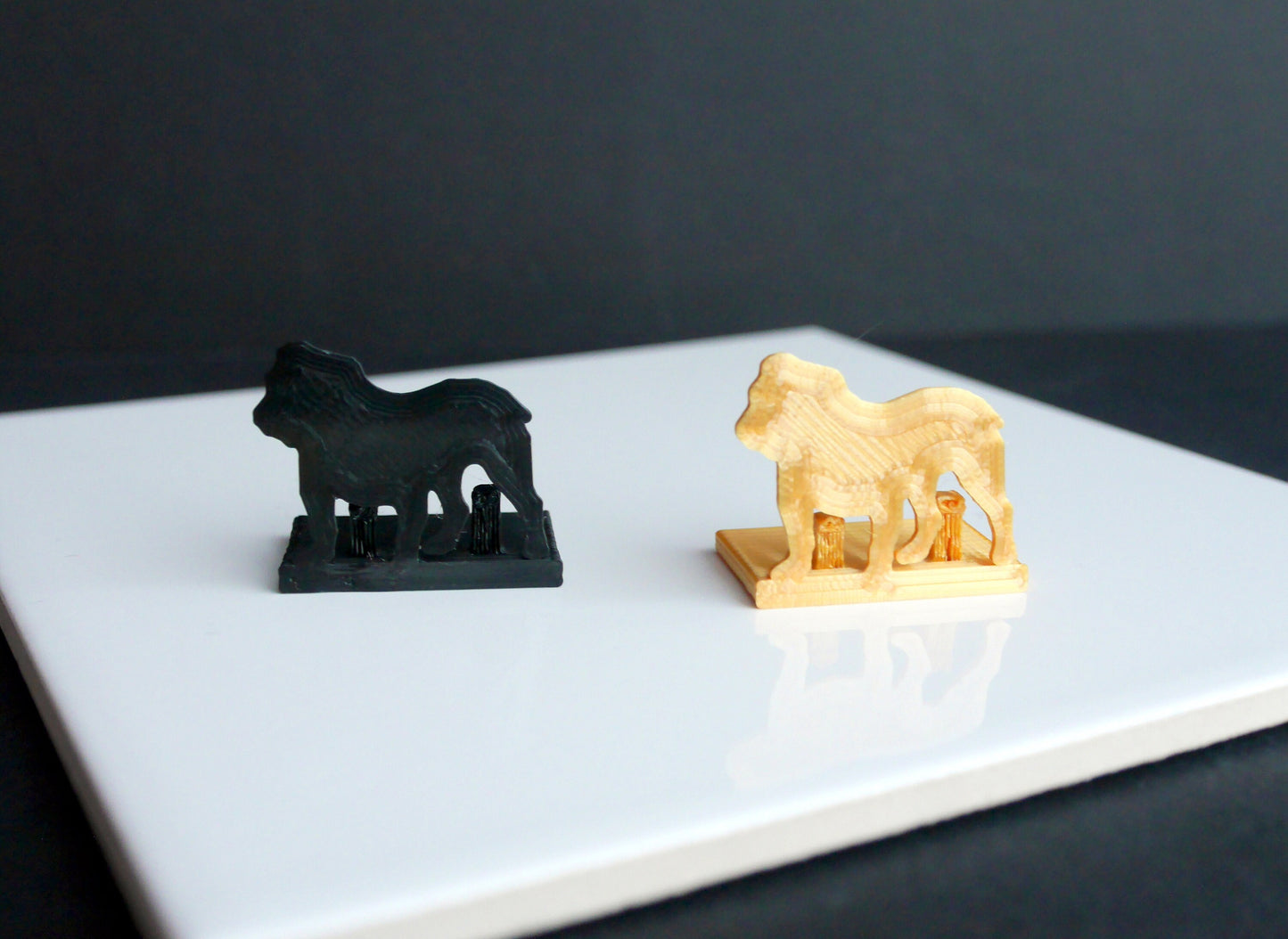 Bulldog Shaped Wedding Name Card Display Stands