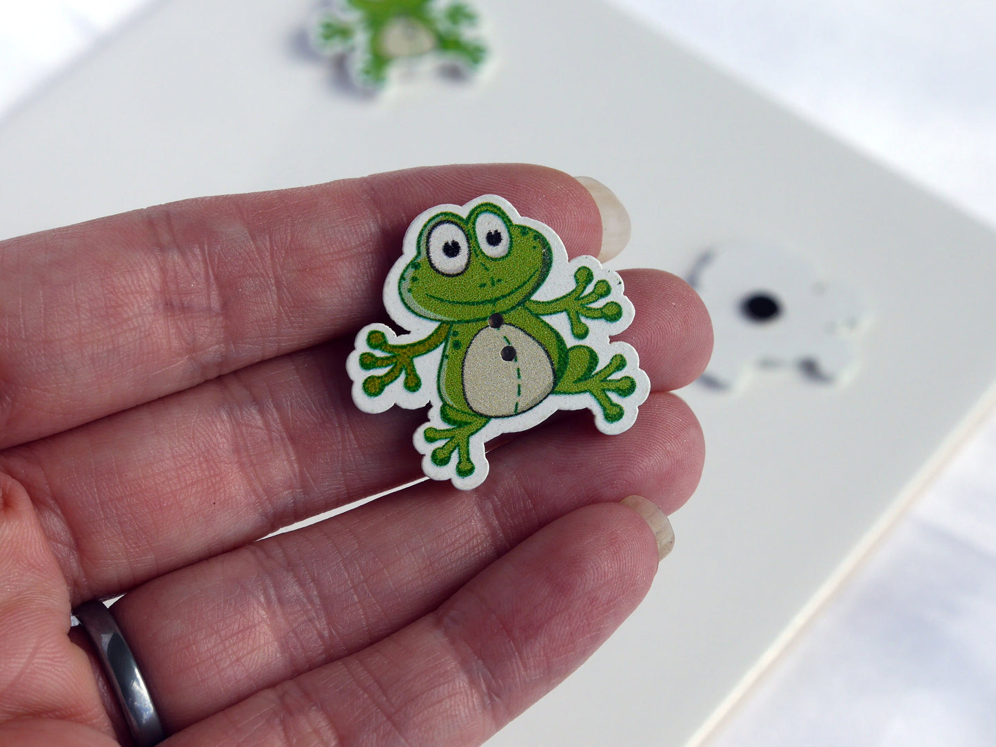 Green Frog Shaped Wooden Mini Magnets (Set of 5 Magnets)