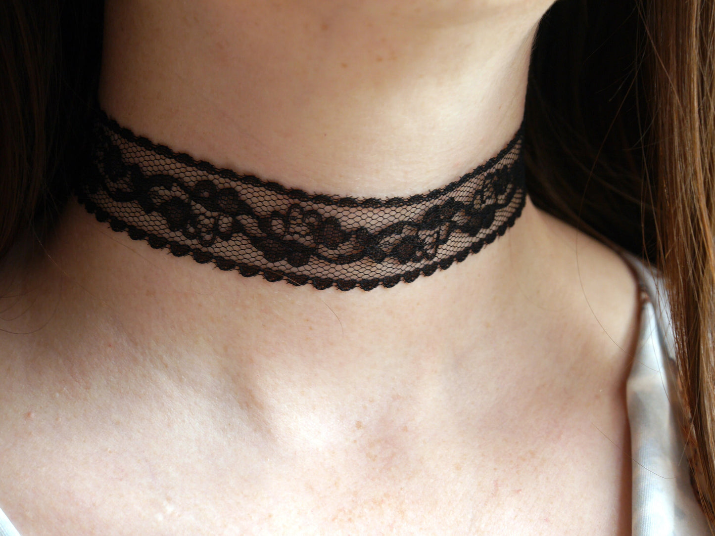 Black Floral Pattern Lace Choker (Non Elasticated)