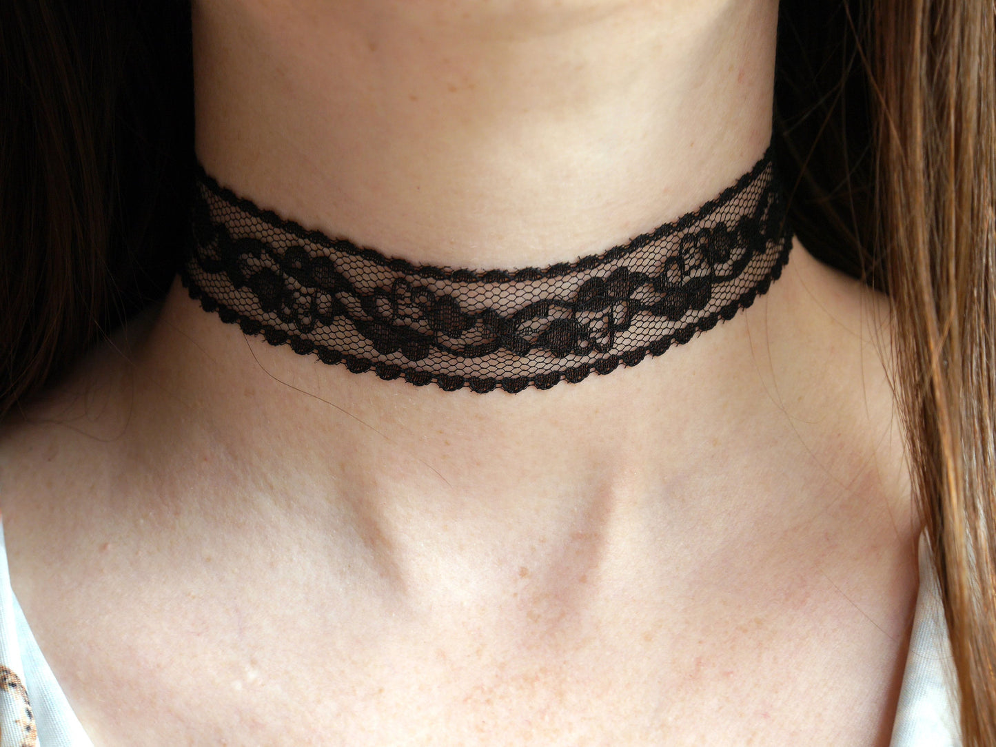 Black Floral Pattern Lace Choker (Non Elasticated)