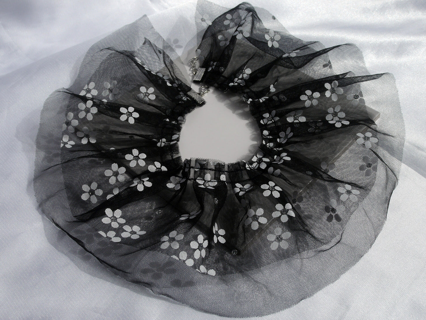 Black with White Flowers Ruffle Lace Choker (Non Elasticated)