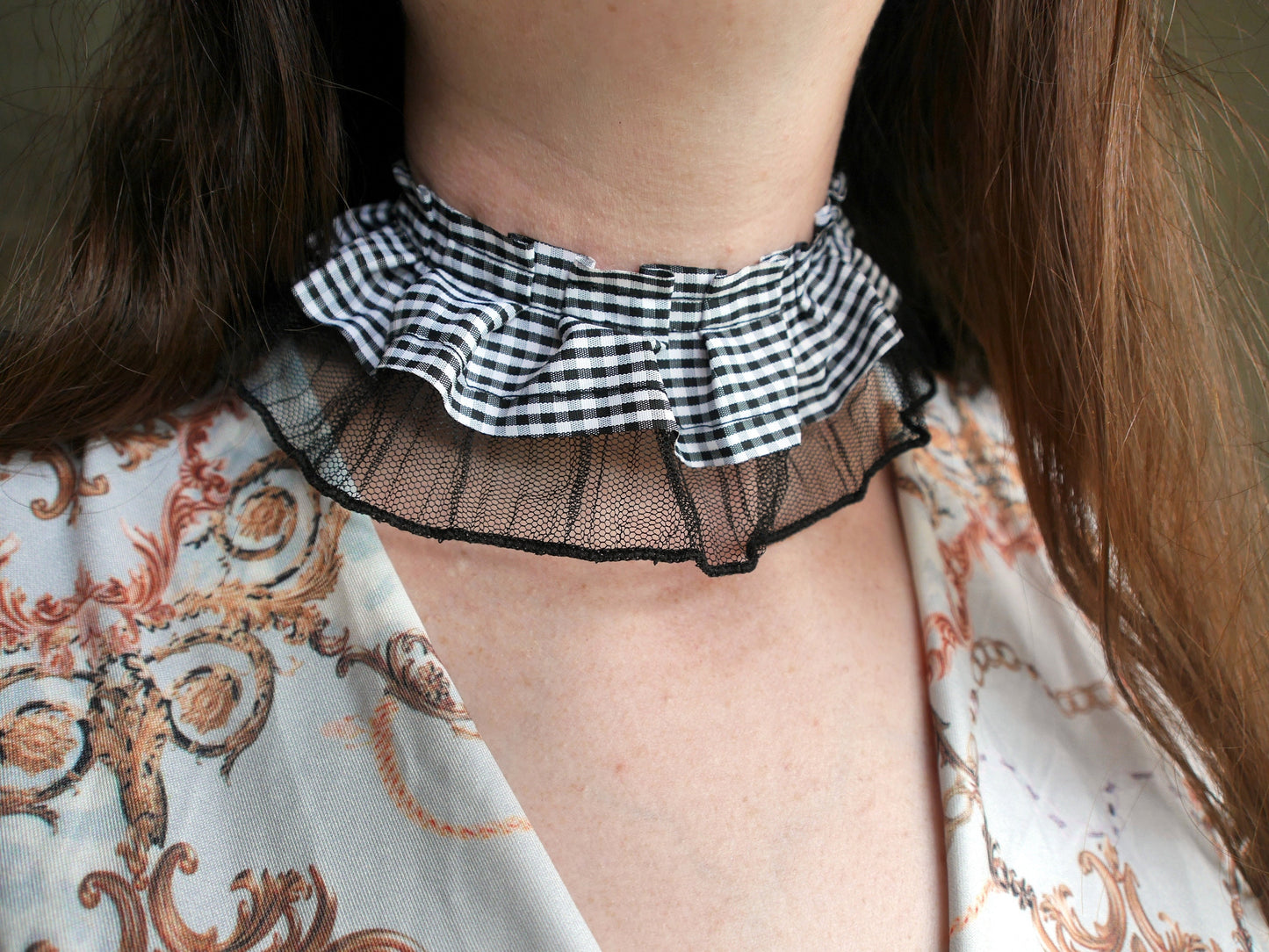 Black and White Checked Pattern Ruffle Lace Choker (Non-elasticated)
