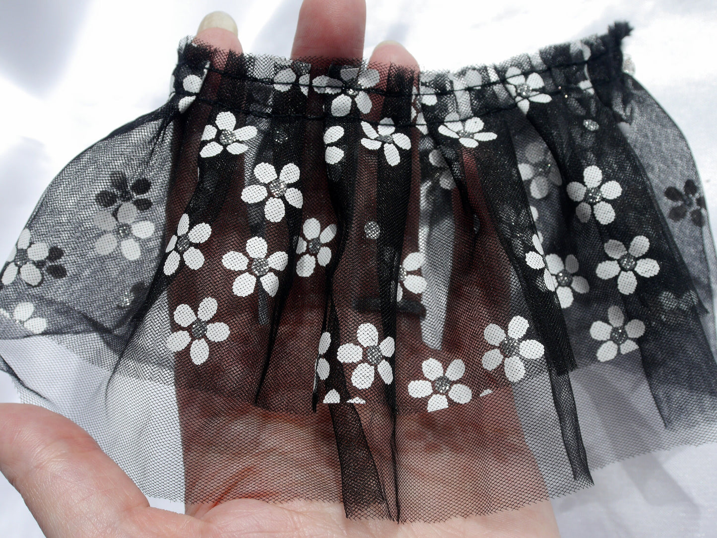 Black with White Flowers Ruffle Lace Choker (Non Elasticated)