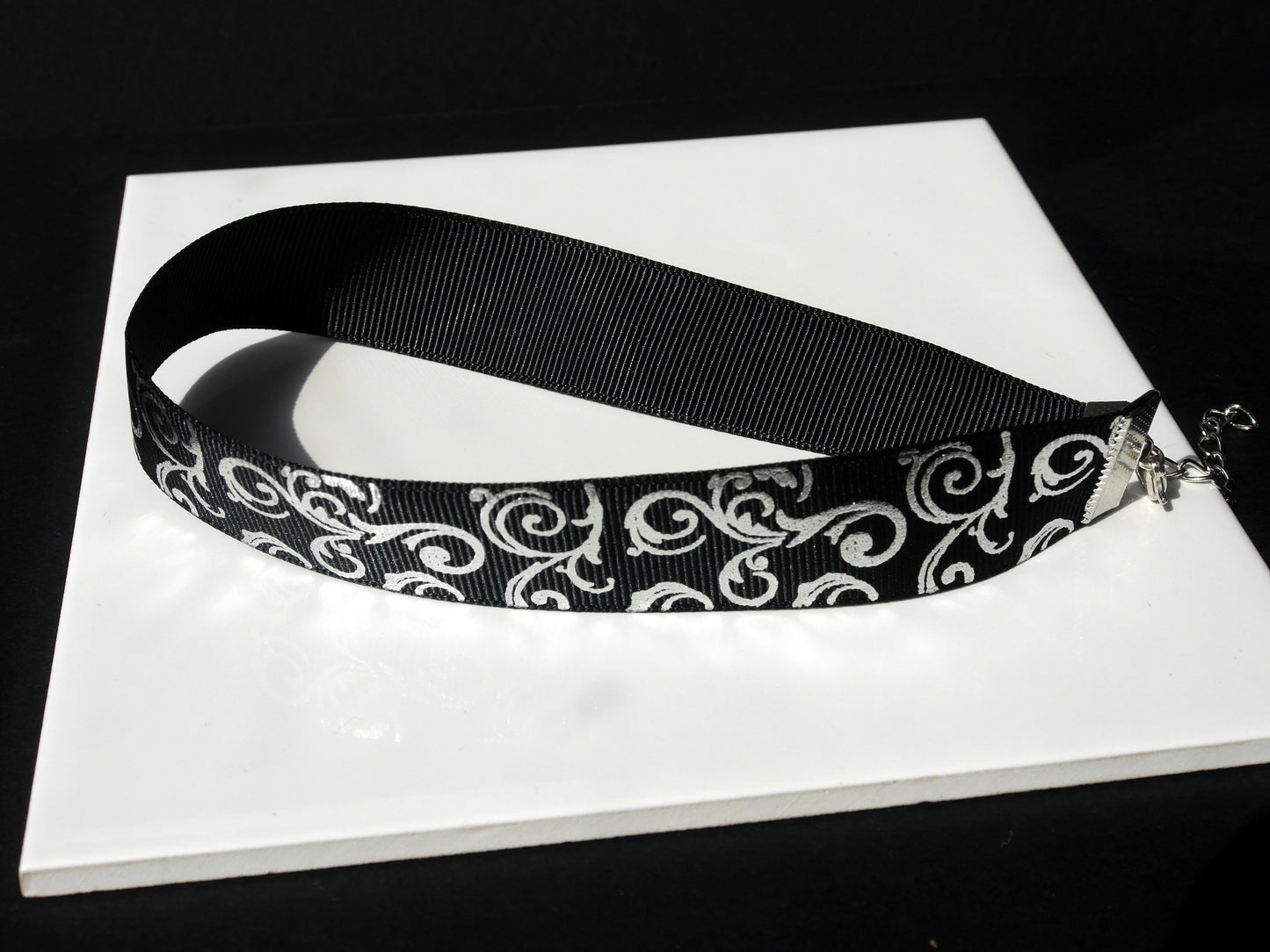 Black and Silver Print Classic Style Choker (Non Elasticated)