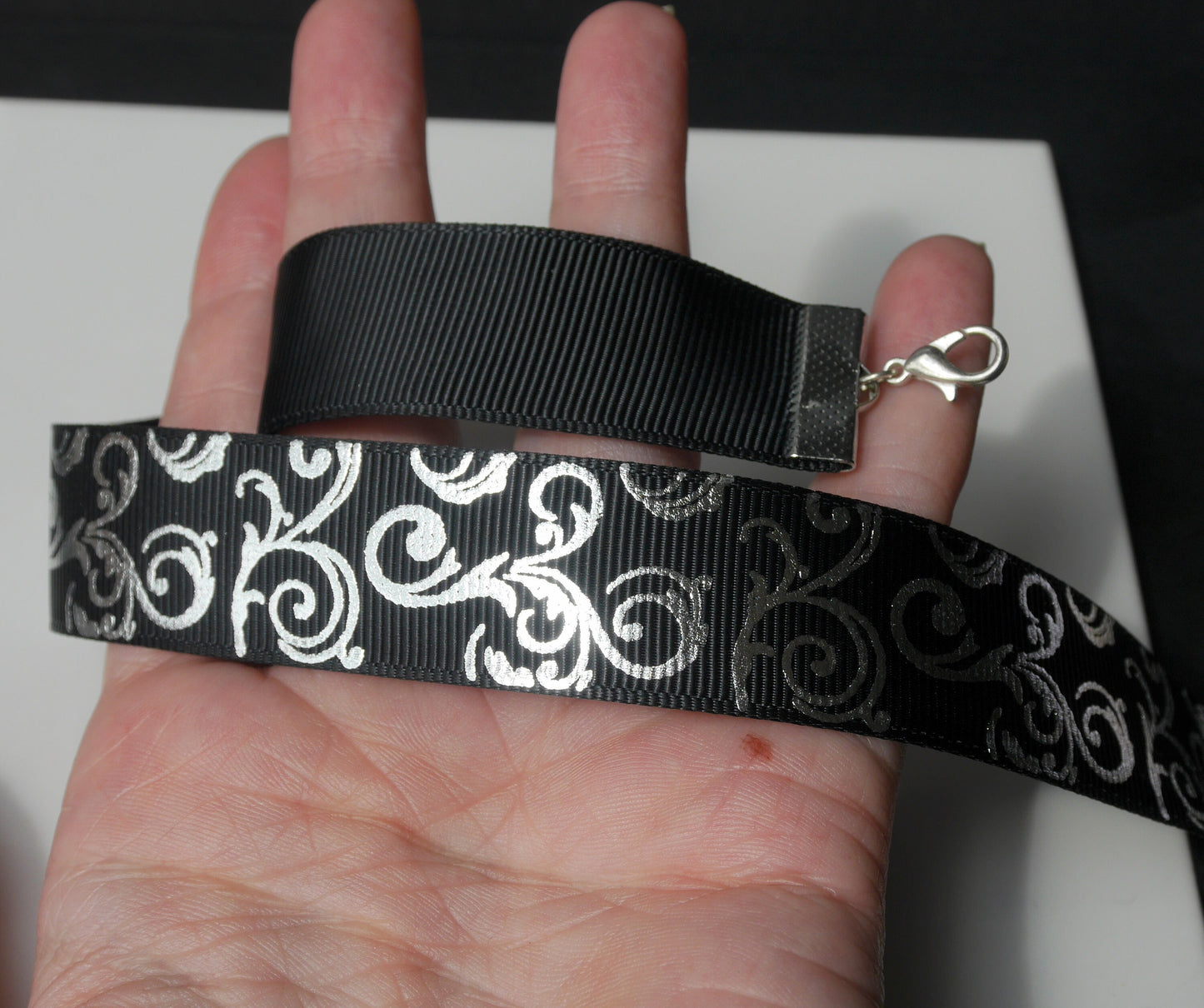 Black and Silver Print Classic Style Choker (Non Elasticated)