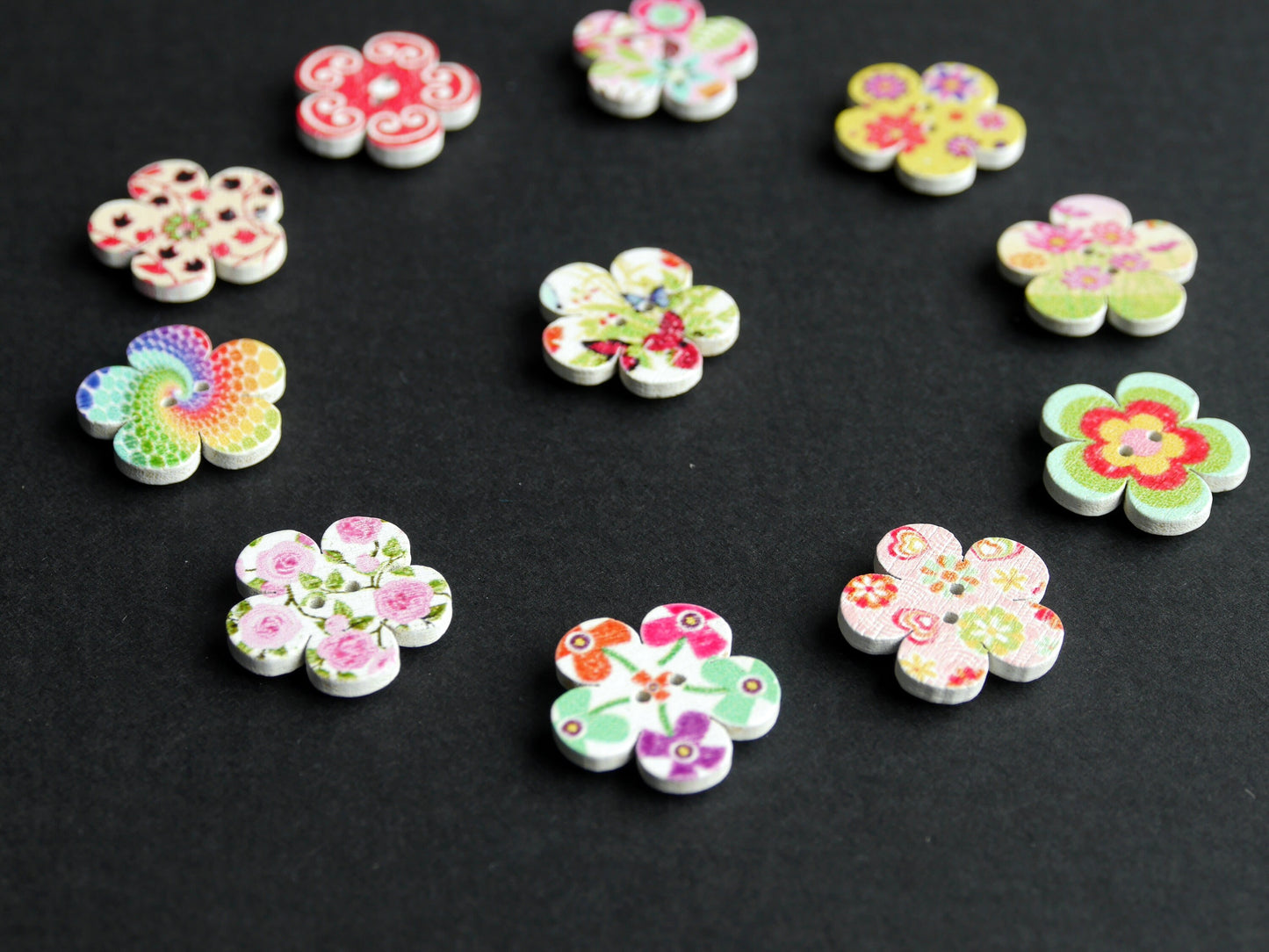 Flower Shaped Colourful Wooden Mini Fridge Magnets (Set of 5 Magnets)